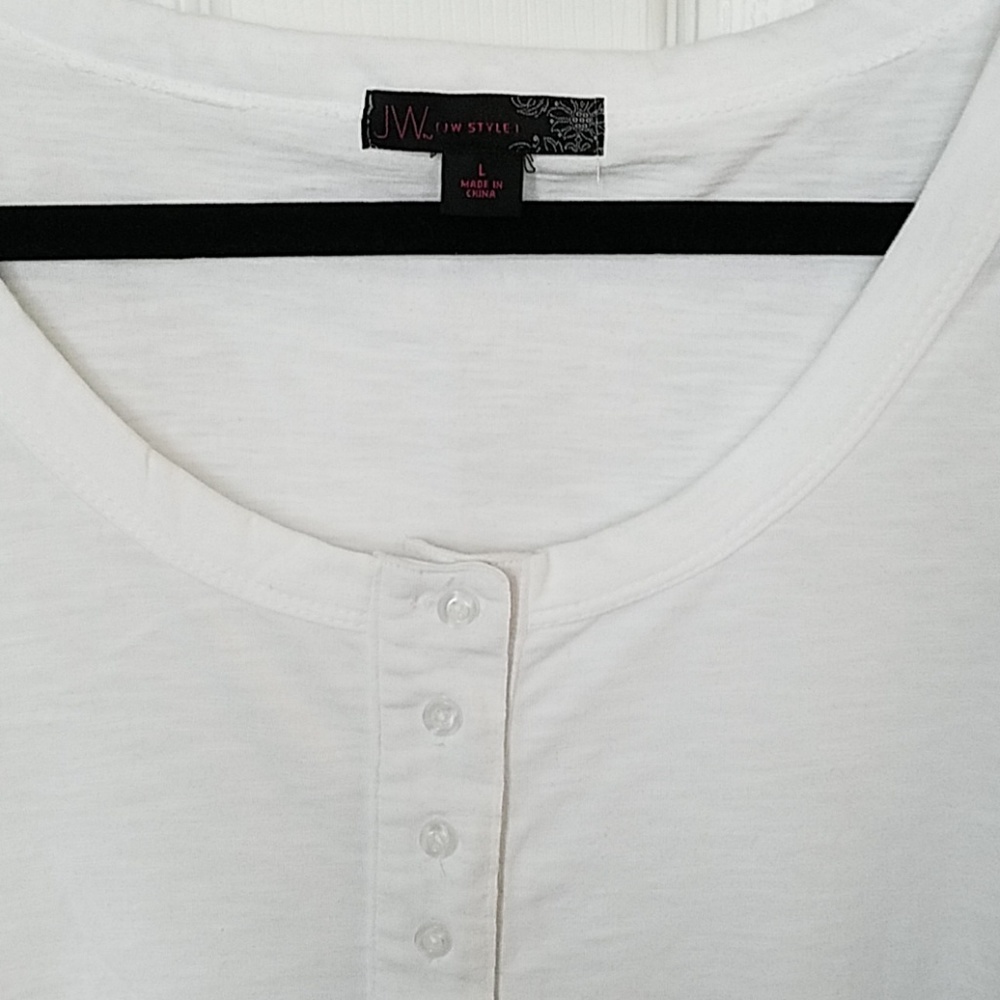 Shirt - Picture 3 of 4